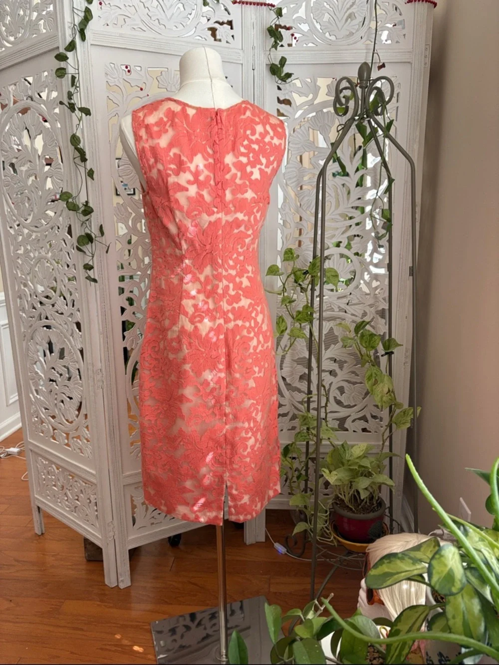 Kay Unger New York Sleeveless Coral Lace Sheath Dress - Picture 2 of 7
